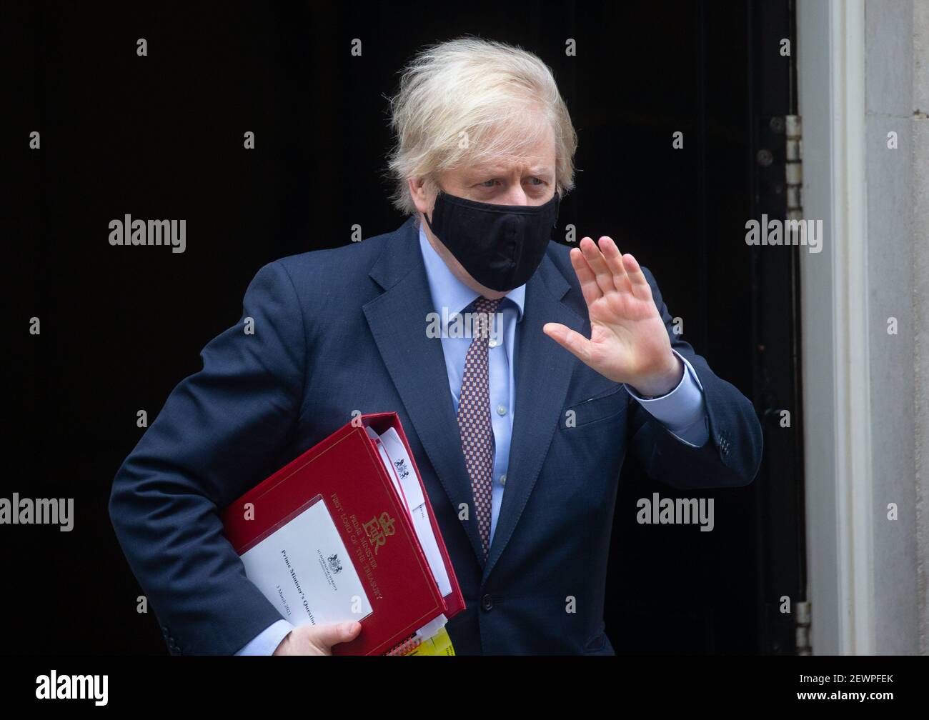 London, Großbritannien. März 2021, 3rd. Der britische Premierminister Boris Johnson verlässt die Downing Street 10, um im Unterhaus Fragen des Premierministers zu stellen. Heute wird Rishi Sunak sein Budget liefern. Kredit: Mark Thomas/Alamy Live Nachrichten Stockfoto