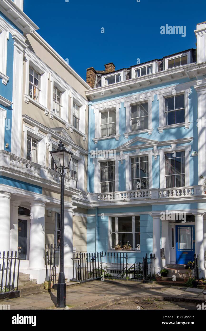 Eck-Reihenhäuser Grad ll aufgeführt Chalcot Square Primrose Hill nord-London-England Stockfoto