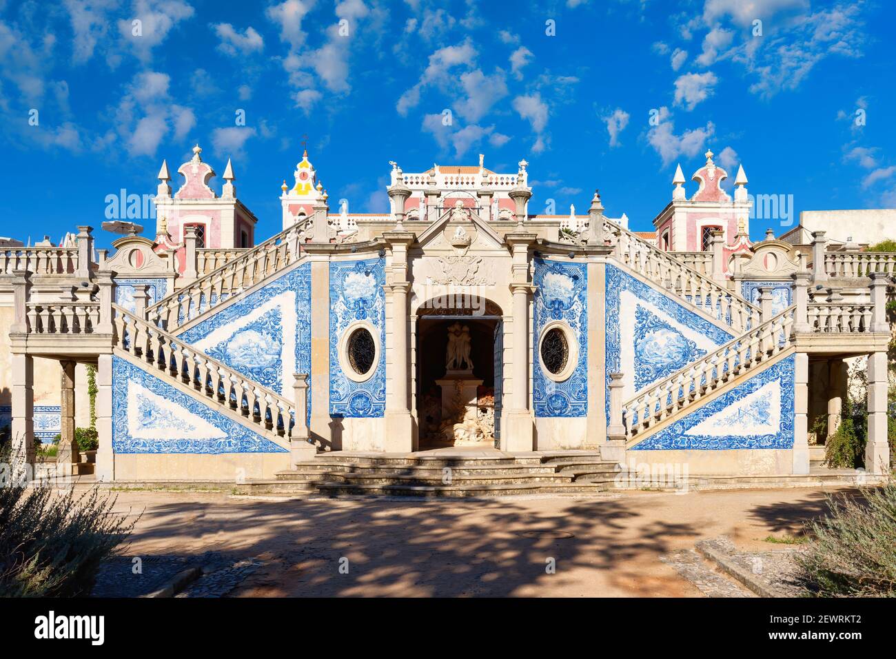 Treppenhaus und Azulejos, Estai Palace Garten, Estai, Loule, Faro Bezirk, Algarve, Portugal, Europa Stockfoto