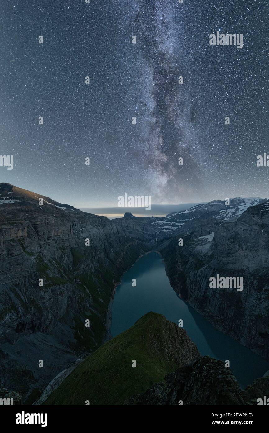 Milchstraße im Sternenhimmel über dem Limmernsee, Luftbild, Kanton Glarus, Schweiz, Europa Stockfoto