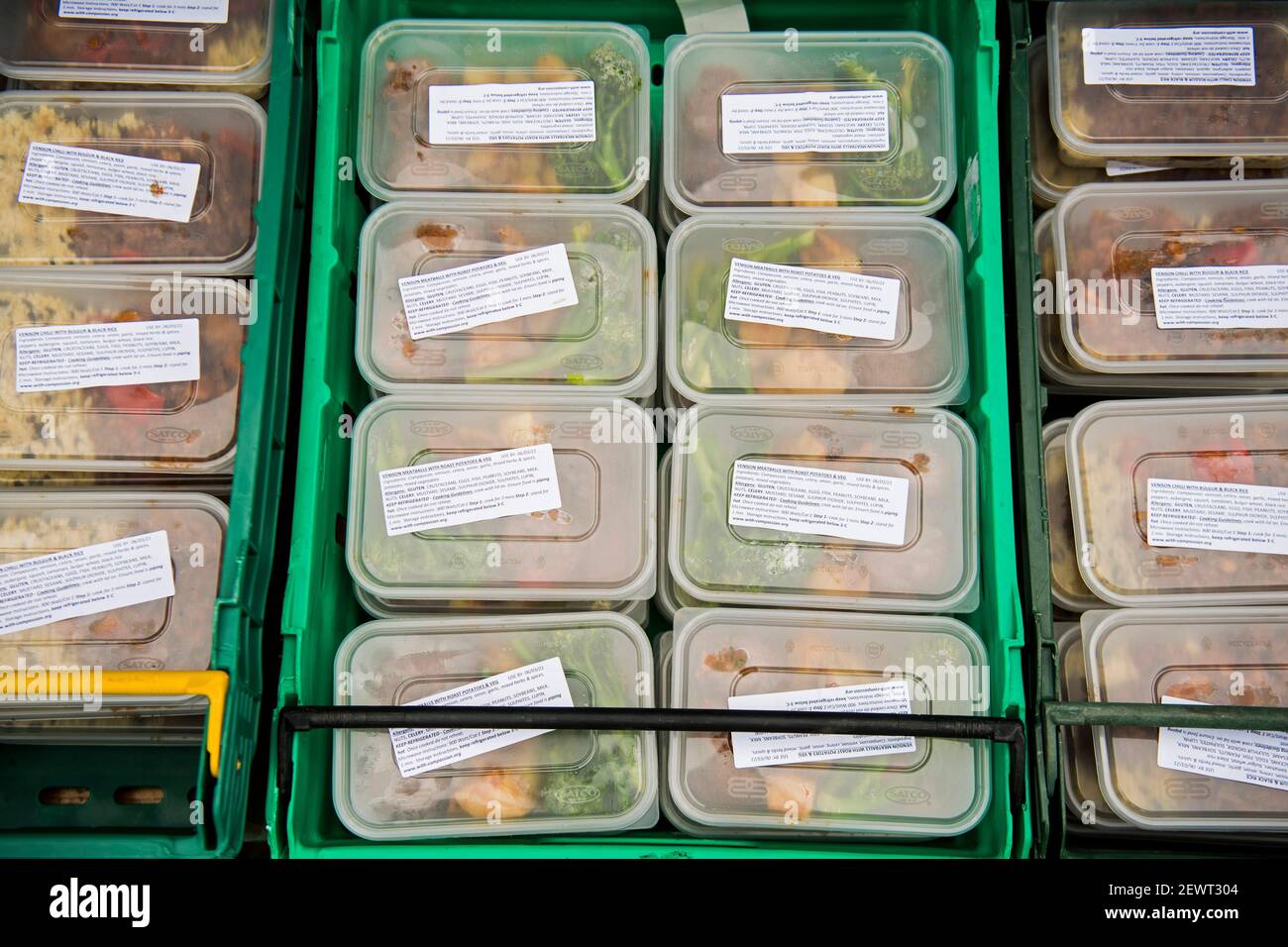 Wildwildwild, das normalerweise in einige der besten Restaurants des Landes gegangen wäre, wird an Menschen verteilt, die die Ringcross Foodbank im Norden Londons benutzen. Die Hirschpopulation ist während der Aussperrung auf über 2 Millionen gestiegen, das höchste Niveau seit über 1.000 Jahren, hauptsächlich aufgrund von Restaurantschließungen. Bilddatum: Mittwoch, 3. März 2021. Stockfoto