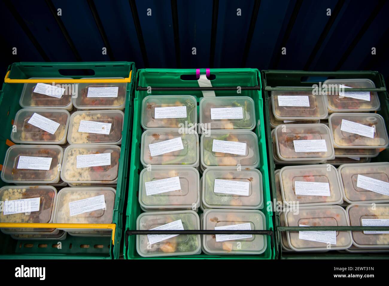 Wildwildwild, das normalerweise in einige der besten Restaurants des Landes gegangen wäre, wird an Menschen verteilt, die die Ringcross Foodbank im Norden Londons benutzen. Die Hirschpopulation ist während der Aussperrung auf über 2 Millionen gestiegen, das höchste Niveau seit über 1.000 Jahren, hauptsächlich aufgrund von Restaurantschließungen. Bilddatum: Mittwoch, 3. März 2021. Stockfoto