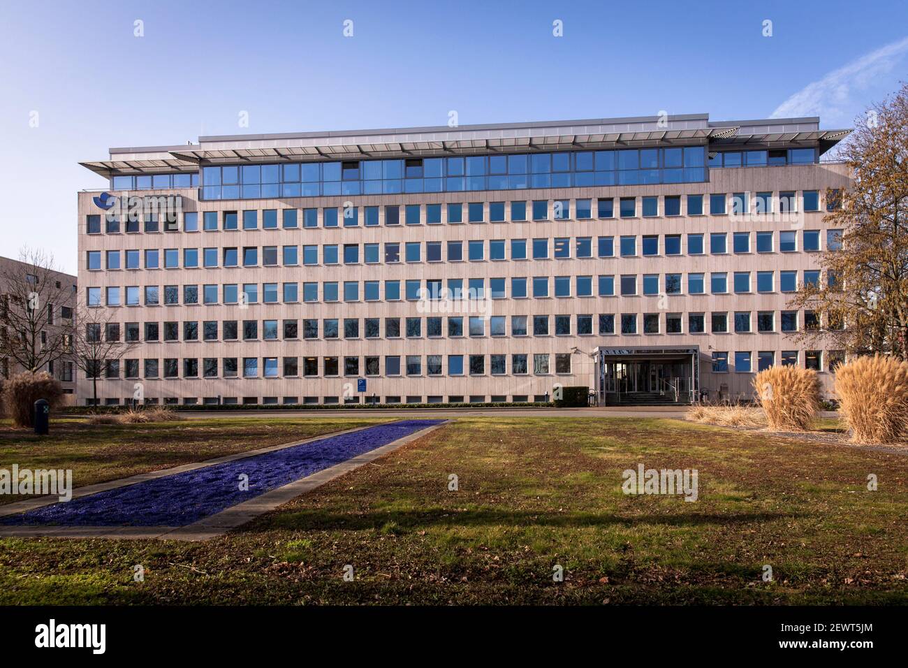 Sitz der BG ETEM, Fachverband für Energie-, Textil-, Elektro- und Medienprodukte am Gustav-Heinemann-Ufer im Bayenthal-Kreis Stockfoto