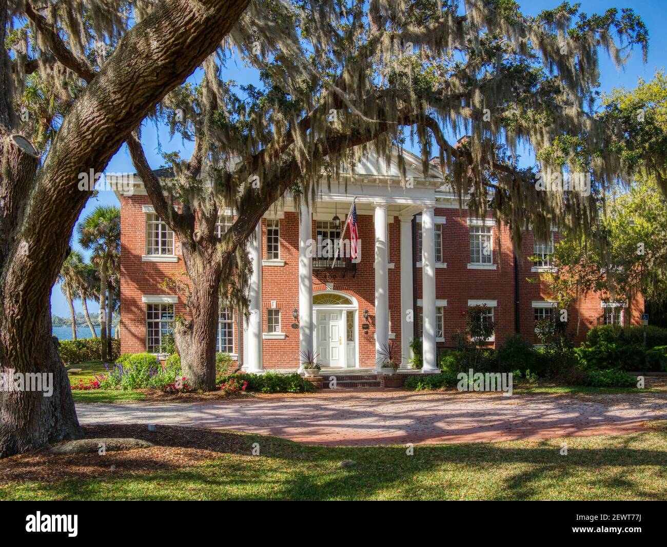 Colonial Revival 1931 Burrows-Matson House im Bay Preserve at Osprey in Osprey Florida USA jetzt im National Register Wird als Umwelt e verwendet Stockfoto