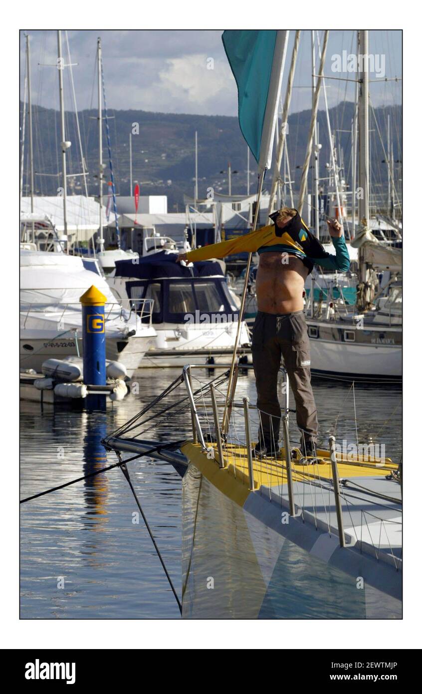 Gordon Ramsay kam als Lebensmittelberater für das niederländische Team zum Team von ABN AMRO beim Volvo Ocean Race. Er wird versuchen, den Geschmack und den nutricianal Inhalt der getrockneten Lebensmittel an Bord zu verbessern. Gordon konnte das Teamrennen beim ersten in-Port-Rennen des Weltrennens in Sanxenxo an der spanischen Nordküste beobachten.Bild David Sandison 4+5/11/2005 Stockfoto