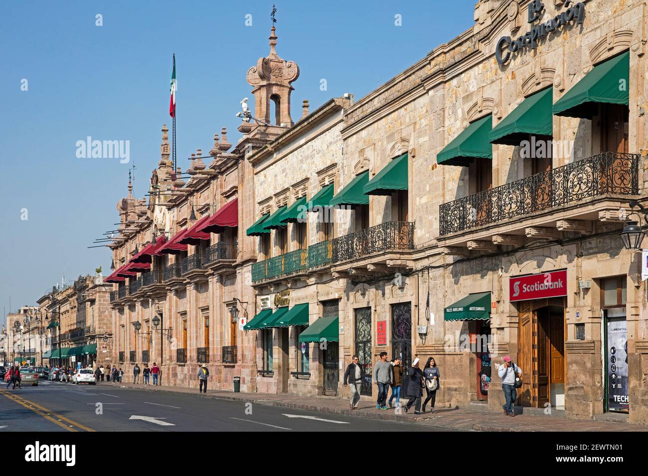 Kolonialgebäude an der Avenida Francisco I. Madero, Hauptstraße der Stadt Morelia, Michoacán, Mexiko Stockfoto