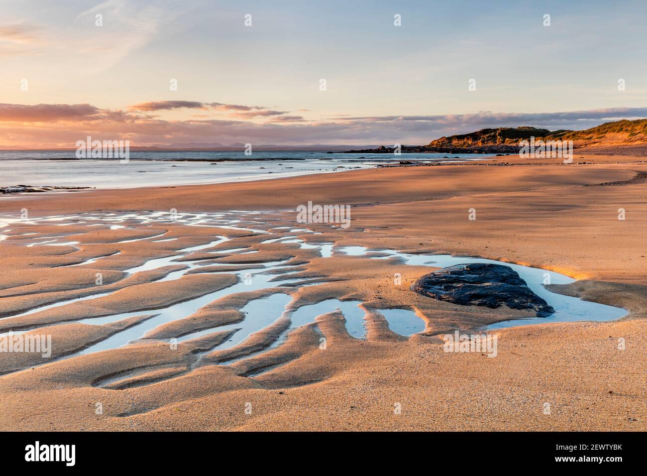 Fanore Strand an der Burren Küste, in der Grafschaft Clare, Irland. Fanore Beach, der an Irlands Westküste liegt, liegt am Wild Atlantic Way. Stockfoto