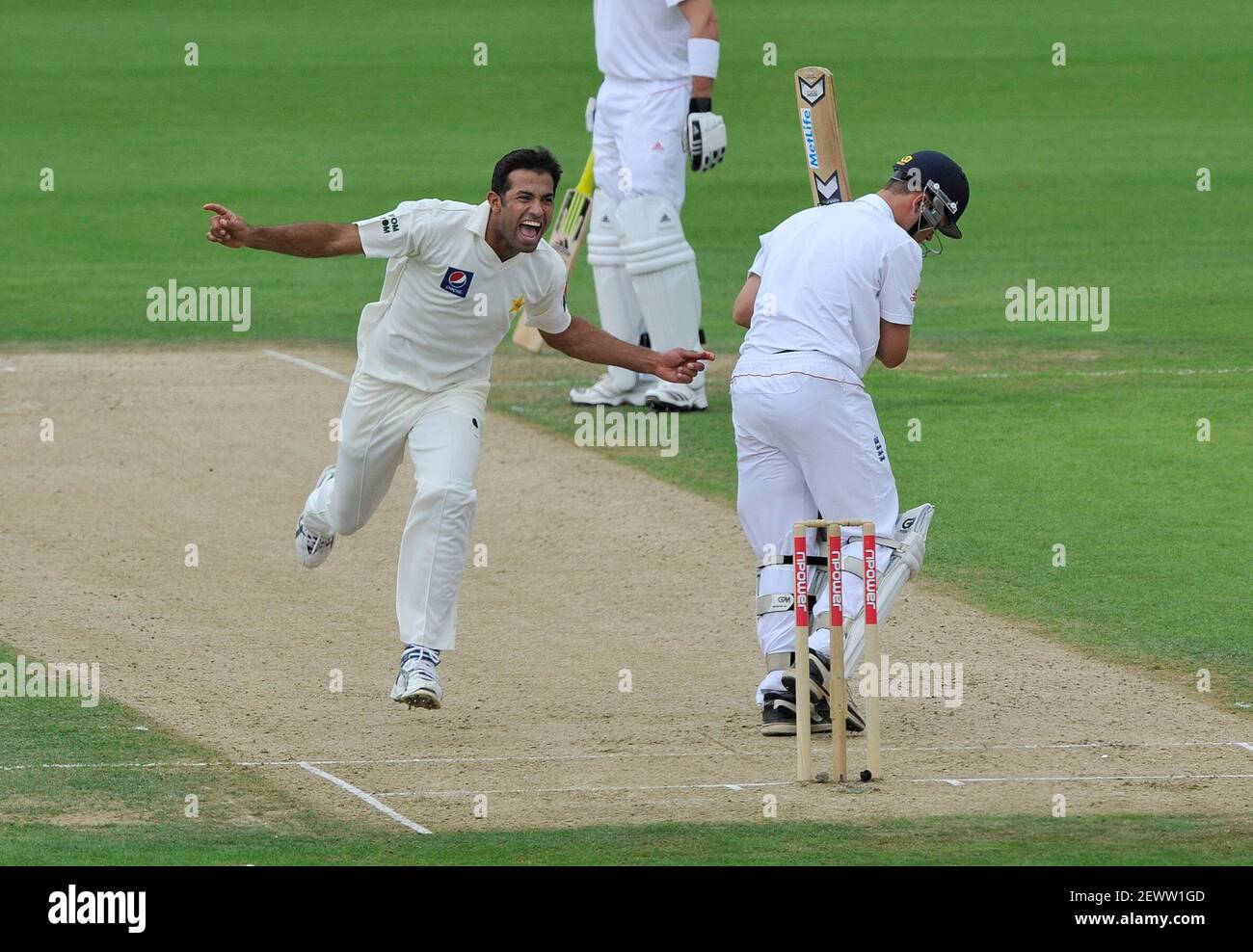 3RD TEST ENGLAND V PAKASTAN AM OVAL 1ST TAG. TROTT OUT TO WAHAM. BILD DAVID ASHDOWN Stockfoto