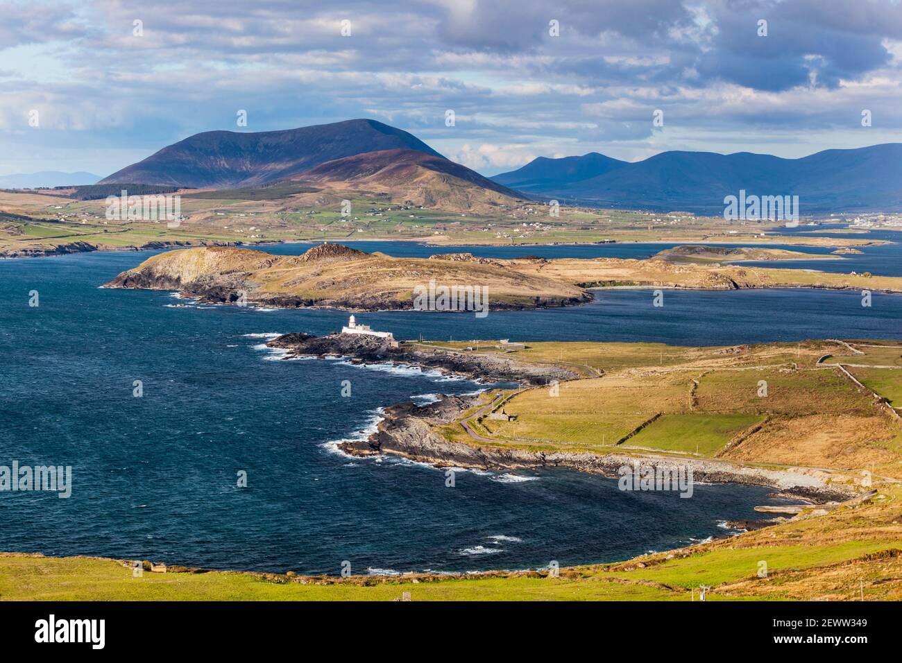 Valentia Leuchtturm am Cromwell Point auf Valentia Island, County Kerry, Irland. Es ist das westlichste Hafenlicht auf der Insel Irland. Stockfoto