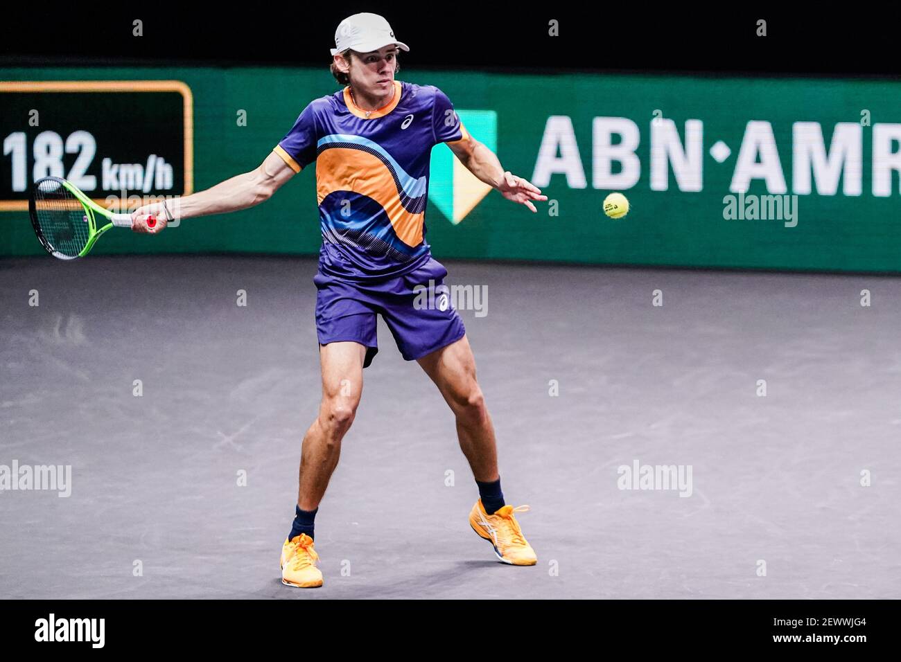 ROTTERDAM, NIEDERLANDE - 3. MÄRZ: Alex de Minaur aus Australien während seines Spiels gegen Kei Nishikori aus Japan während des ABN AMRO World Tennis Tournament 48e in Rotterdam Ahoy am 3. März 2021 in Rotterdam, Niederlande (Foto: Henk Seppen/Orange Pictures) Stockfoto