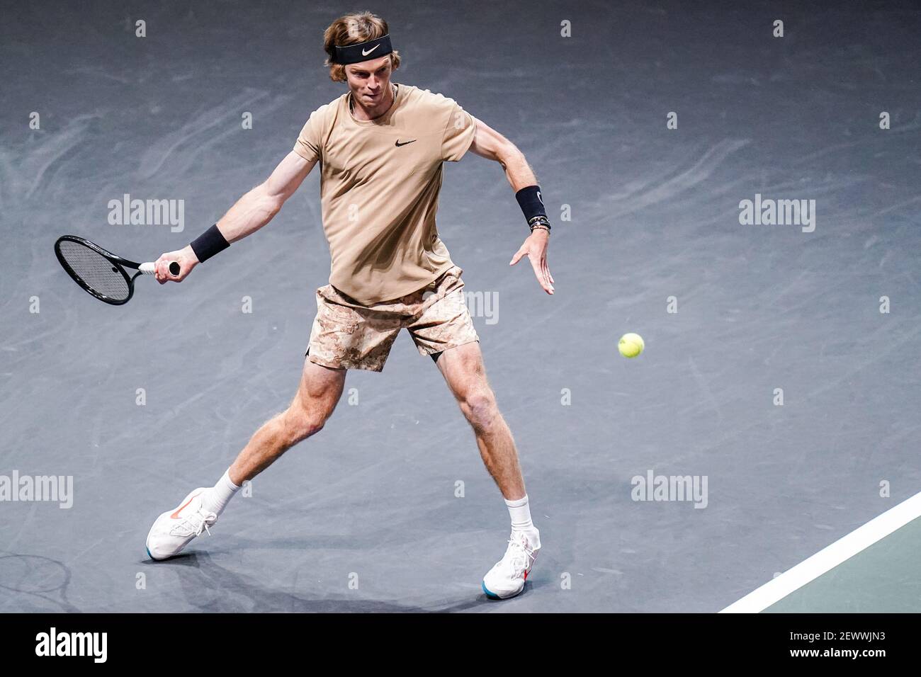 ROTTERDAM, NIEDERLANDE - MÄRZ 3:03-03-2021: Tennis: ABN-AMRO Tennisturnier: Rotterdam Andrey Rublev von Russland während seines Spiels gegen Andy Murray von Großbritannien in der 48th ABN AMRO World Tennis Tournament in Rotterdam Ahoy am 3. März 2021 in Rotterdam, Niederlande (Foto von Henk Seppen/Orange Pictures) Kredit: Orange Pics BV/Alamy Live News Stockfoto