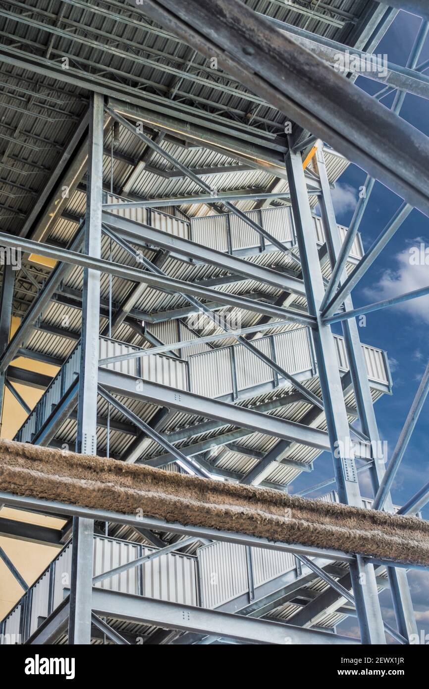 Das Metallgerüst der Tribünen bildet Muster am Homestead Miami Speedway in Süd-Florida. Stockfoto