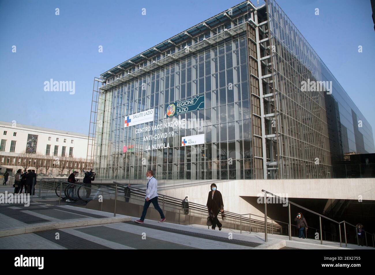 Rom, ITALIEN - 24. Februar 2021: Roms Kongresszentrum jetzt Mass Covid-19 Impfzentrum. Stockfoto