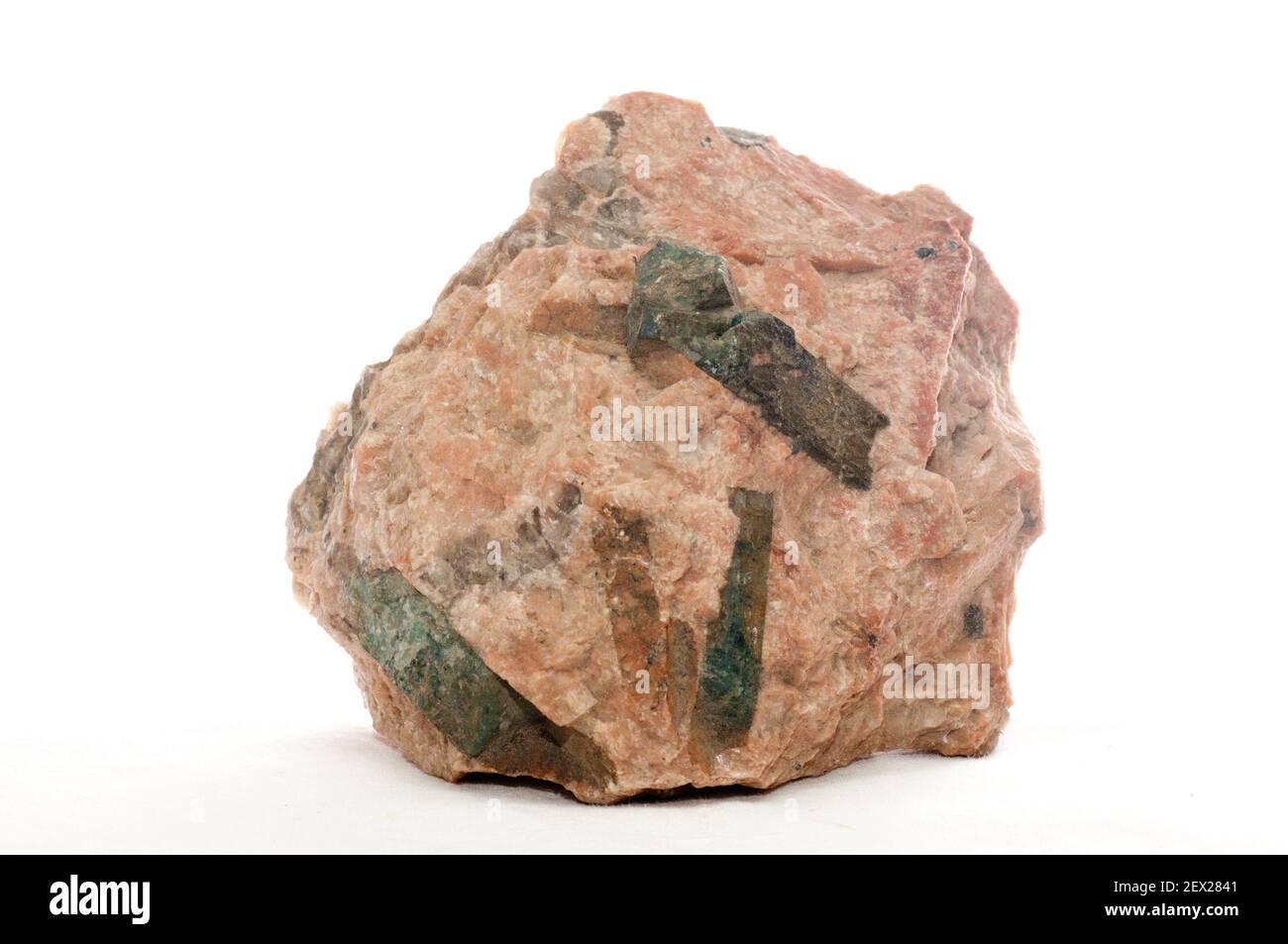 Grüner Beryll Kristall mineral Probe eingebettet in Granit Stockfoto