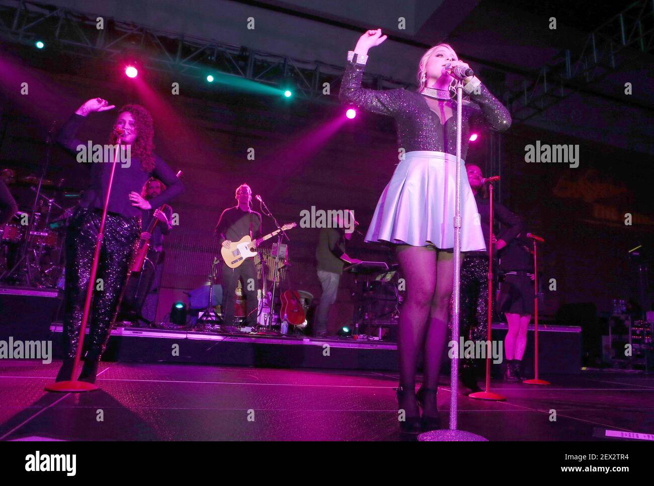 04 April 2015 Palm Springs Kalifornien Meghan Trainor Meghan Trainor Tritt Wahrend Club Skirts Prasentiert Die Dinah Shore Weekend Day 2 Show Im Palm Springs Convention Center Statt Foto Kredit F