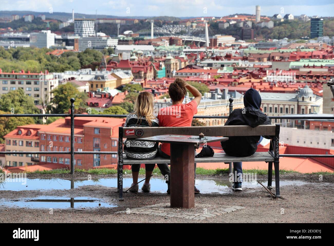 GÖTEBORG, SCHWEDEN - 26. AUGUST 2018: Touristen besuchen Stadt Aussichtspunkt in Göteborg, Schweden. Göteborg ist mit 1 Millionen die 2nd größte Stadt Schwedens Stockfoto