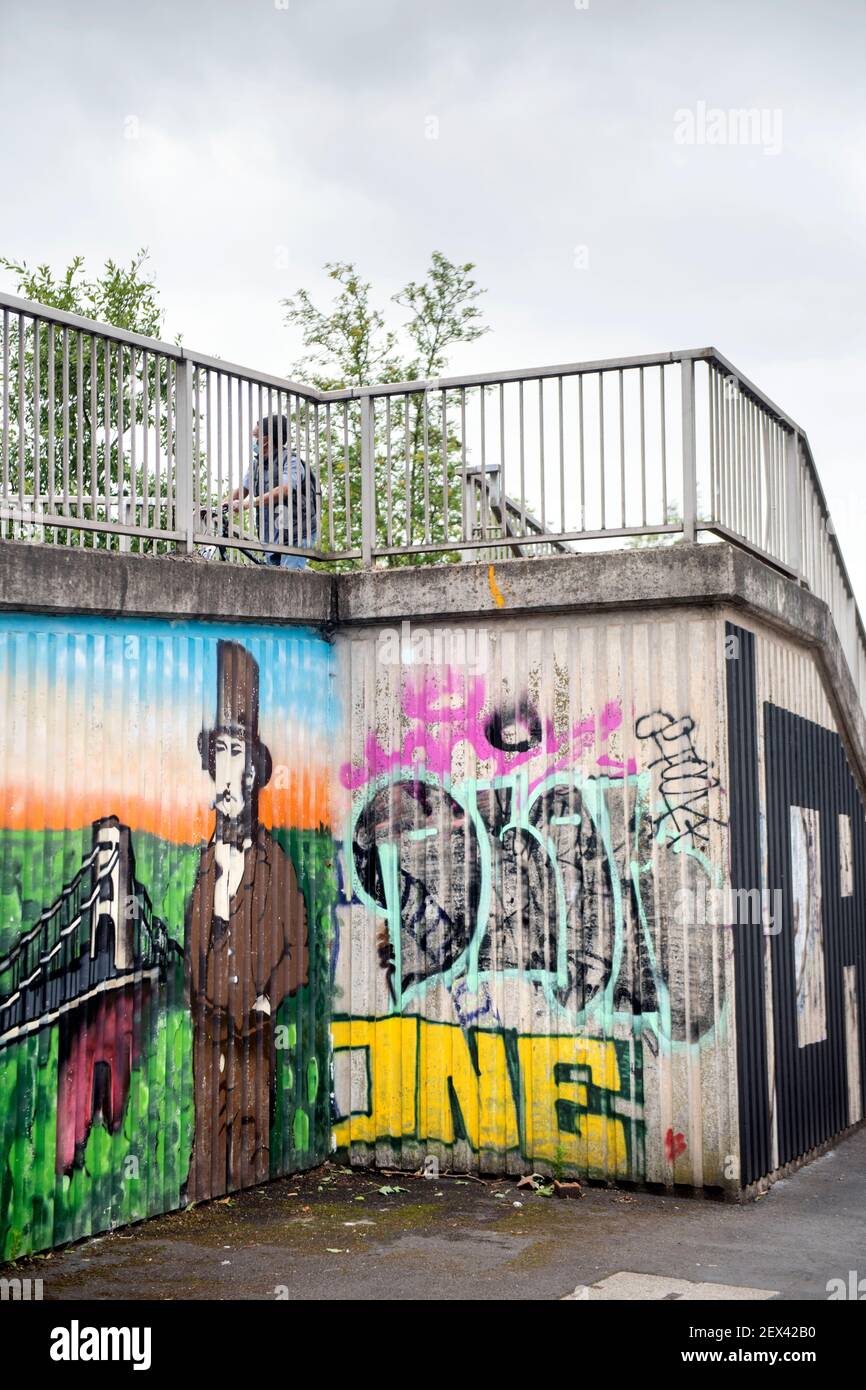 Eine Graffiti-Darstellung von Isambard Kingdom Brunel und dem Clifton Hängebrücke im Stadtteil St. Paul Von Bristol Stockfoto