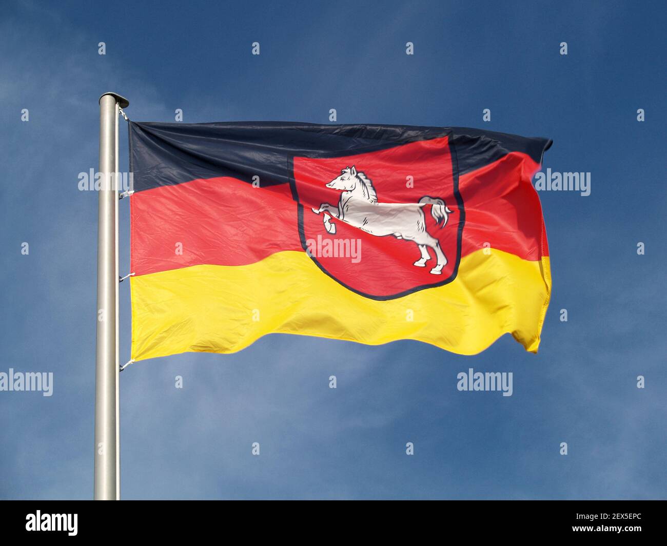 Flagge Niedersachsen – 60x90 Cm, Gartenflagge Für Balkon, Zaun Oder Veranstaltungen