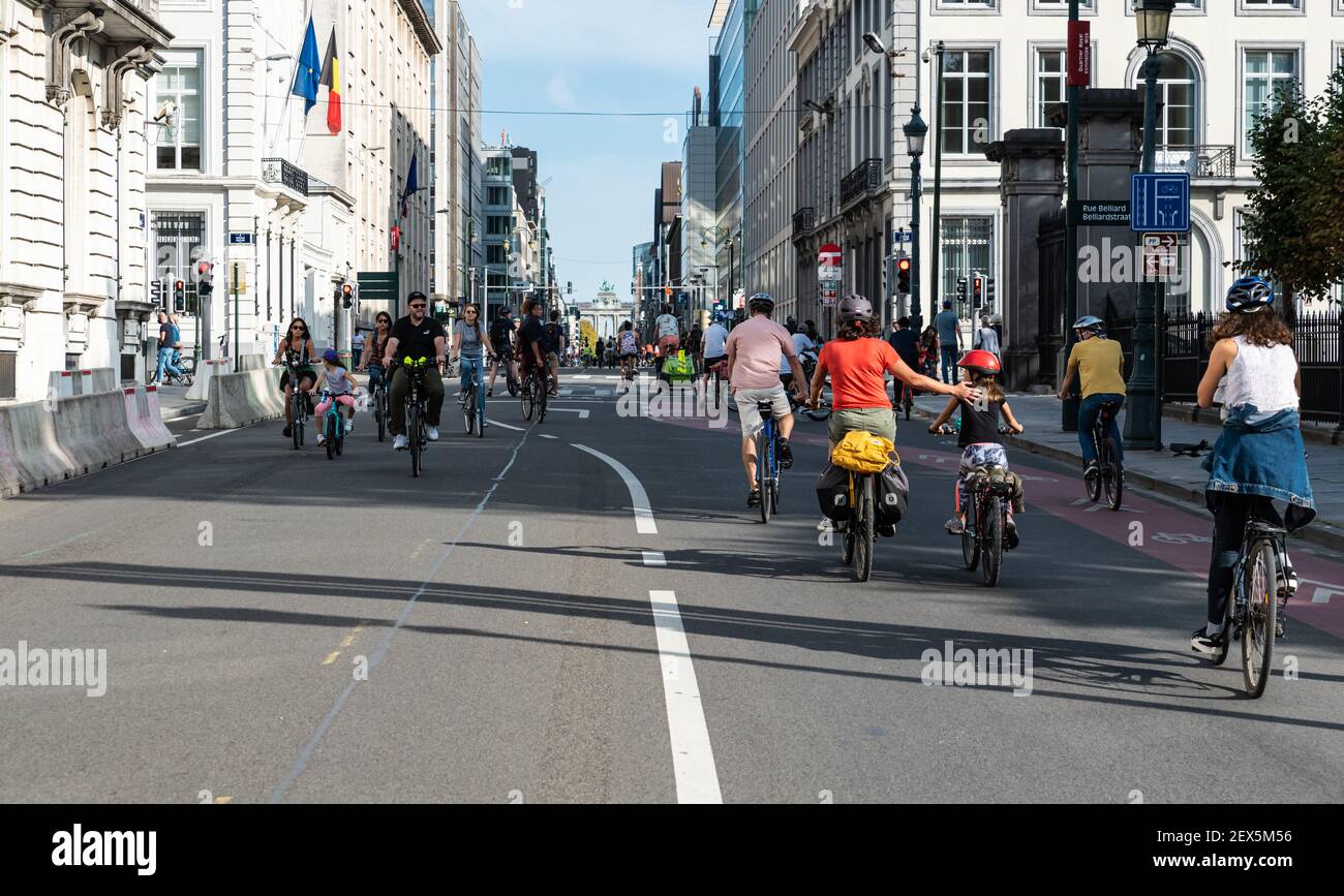 Etterbeek, Brüssel Hauptstadt Region / Belgien - 09 20 2020: Die rue de la loi während der autofreien sonntag Stockfoto