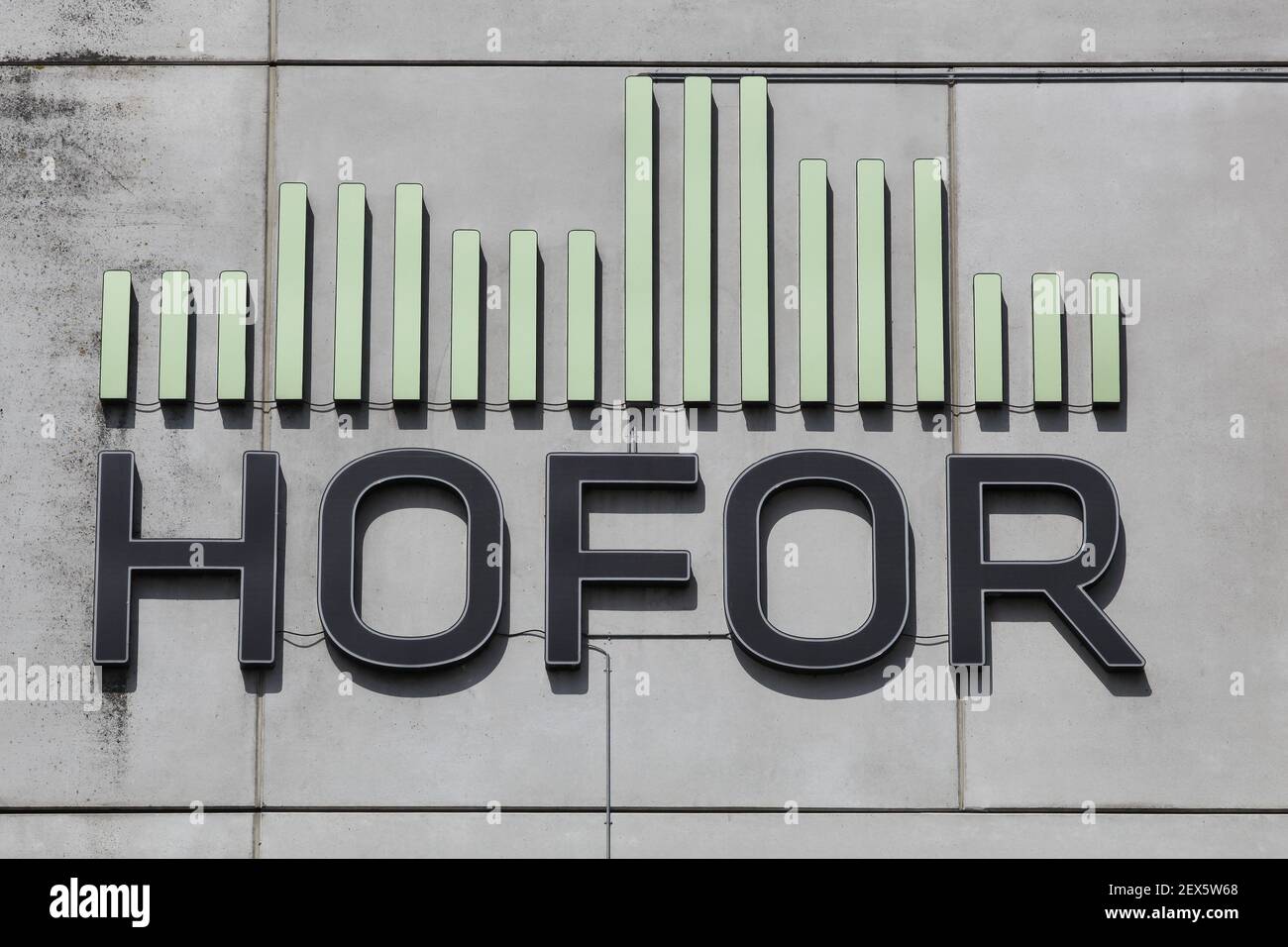 Kopenhagen, Dänemark - 3. August 2019: Hofor-Logo an der Wand. Hofor beliefert Kunden im Großraum Kopenhagen mit Trinkwasser Stockfoto