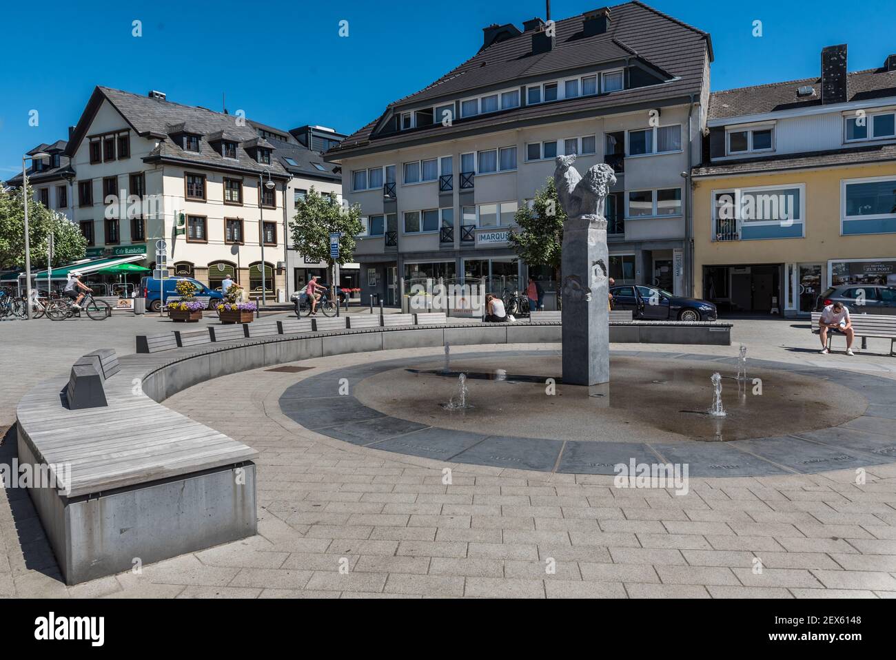 Altstadthaus und Rathaus in Sankt Vith, Ostbelgien Stockfoto