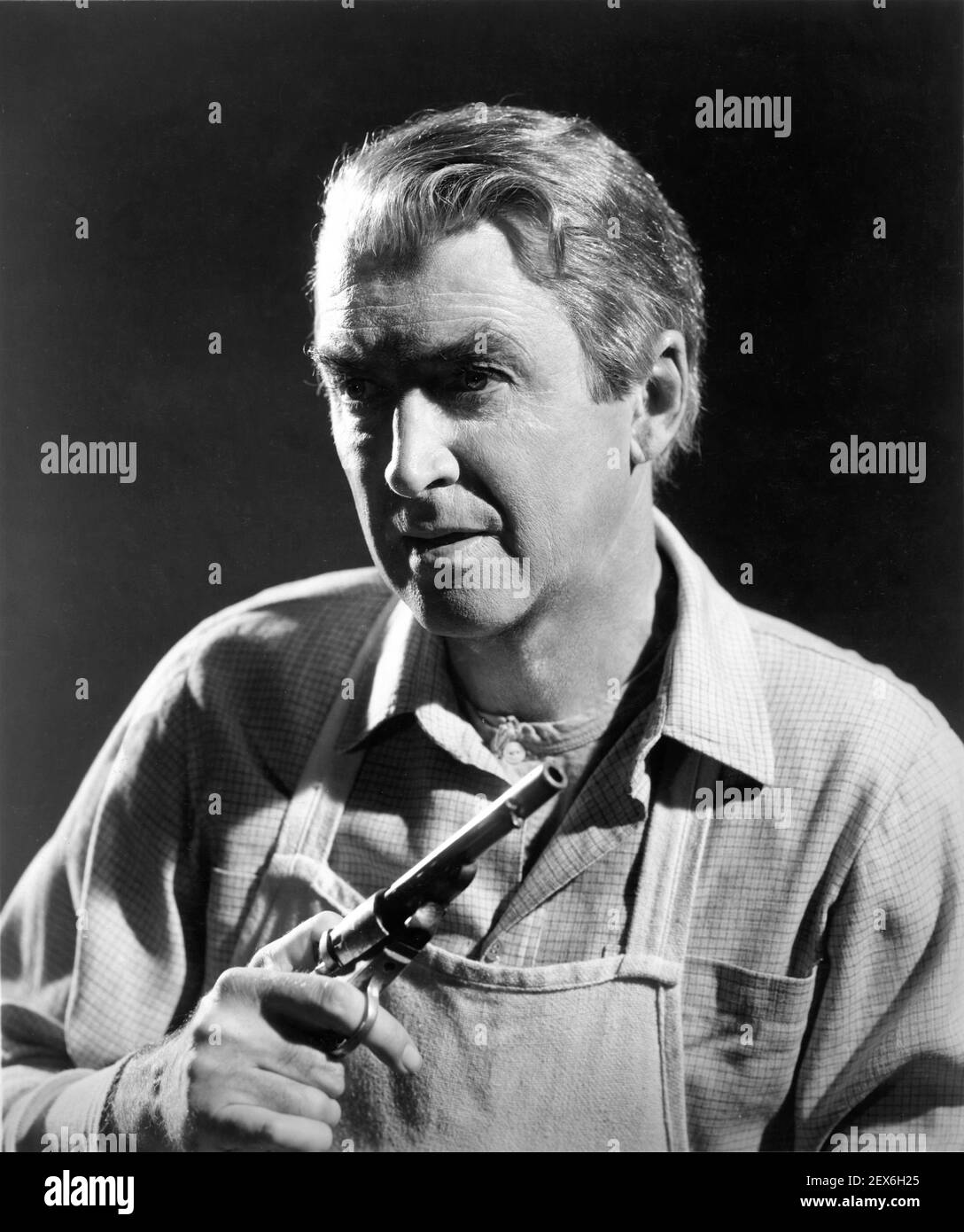 JAMES STEWART Portrait as Ransom Stoddard in THE MAN WHO SHOT LIBERTY VALANCE 1962 Regisseur JOHN FORD based on Story by Dorothy M. Johnson Drehbuch James Warner Bellah and Willis Goldbeck John Ford Productions / Paramount Pictures Stockfoto