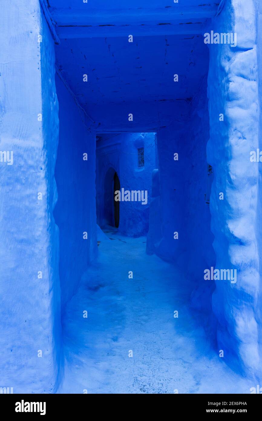 Marokko, Chefchaouen, 'die blaue Stadt' Architektur Indigo Kalk gewaschen Gebäude Stockfoto