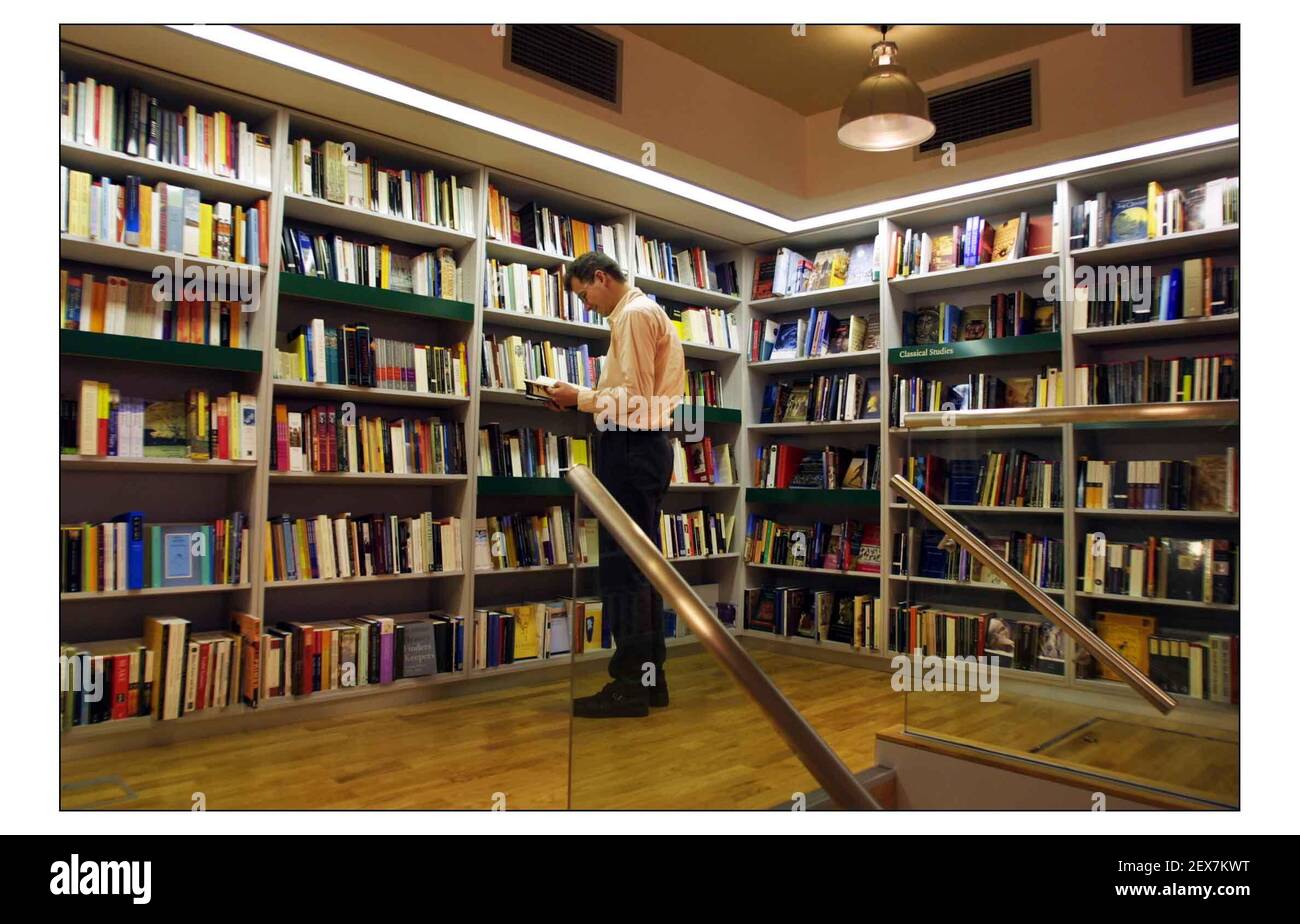 The bookshop Ausgeschnittene Stockfotos und bilder Alamy