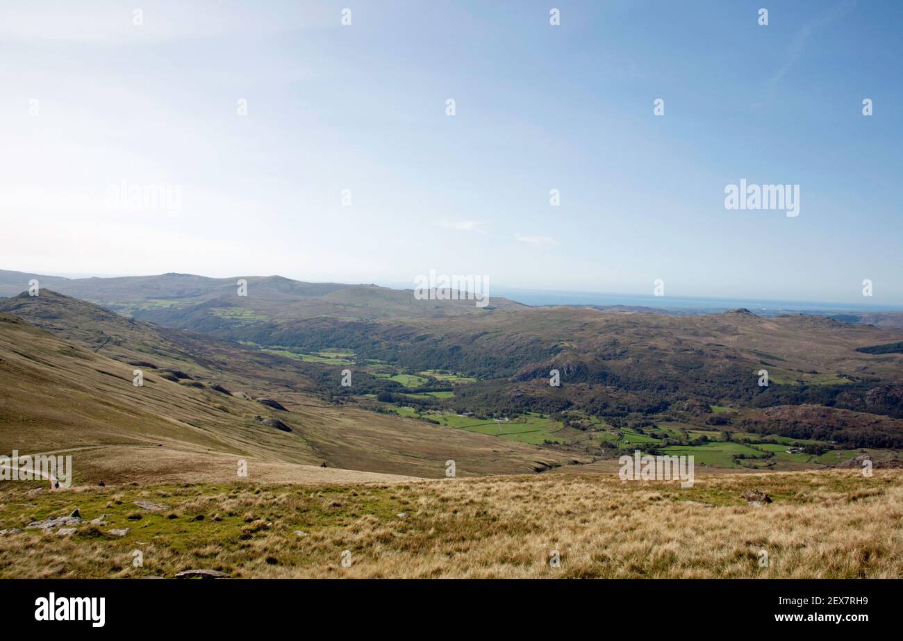 Dunnerdale und Ulpha fielen vom Gipfel des Dow aus betrachtet Crag Coniston Lake District Cumbria England Stockfoto