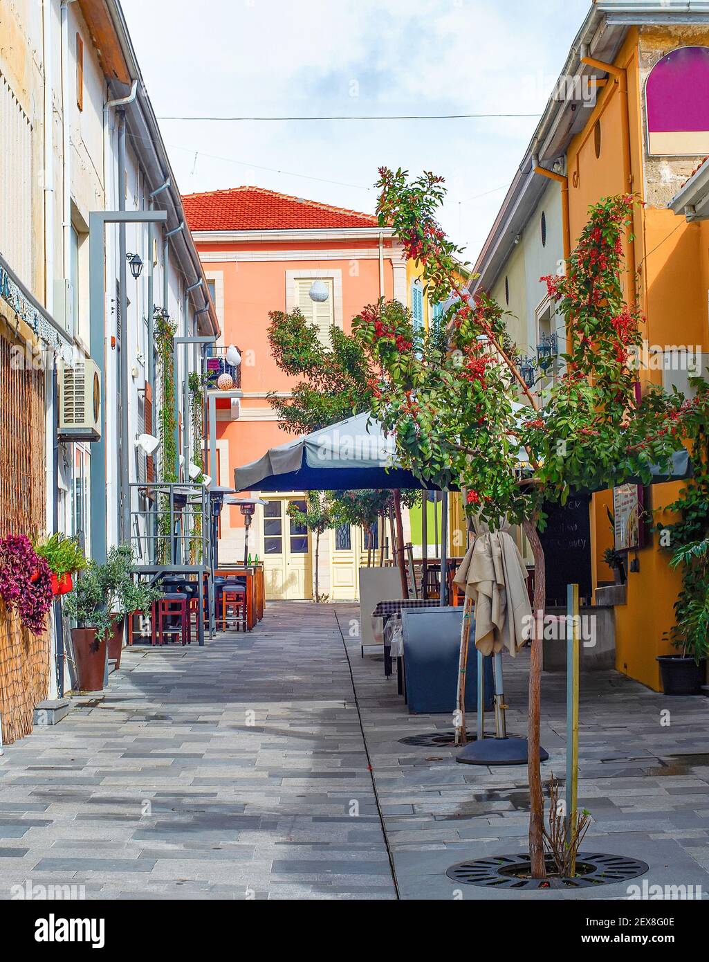 Touristischer Teil von Paphos, Straßenrestaurants und Souvenirläden, Zypern Stockfoto