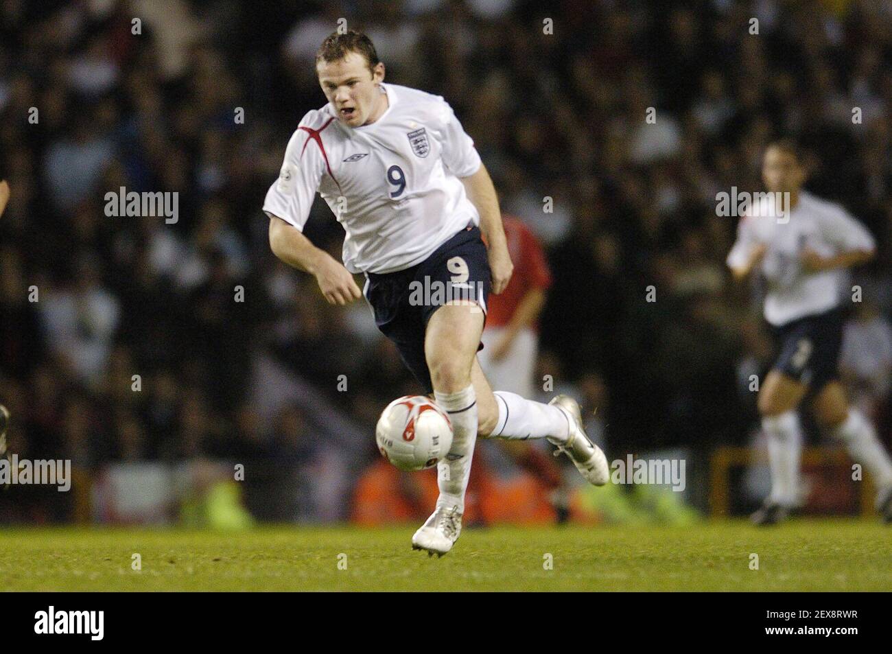 WM ENGLAND V POLEN BEIM ALTEN TRAFFORD WAYNE ROONEY 12/10/2005 BILD DAVID ASHDOWN.FOOTBALL ENGLAND Stockfoto