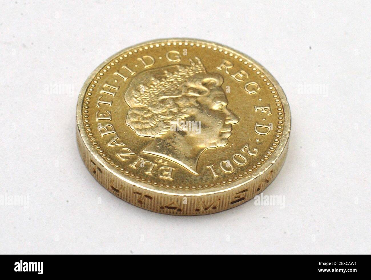 Der Kopf der Königin auf einer Pfund-Münze für Budget day,16 April 2002 Foto Andy Paradise Stockfoto