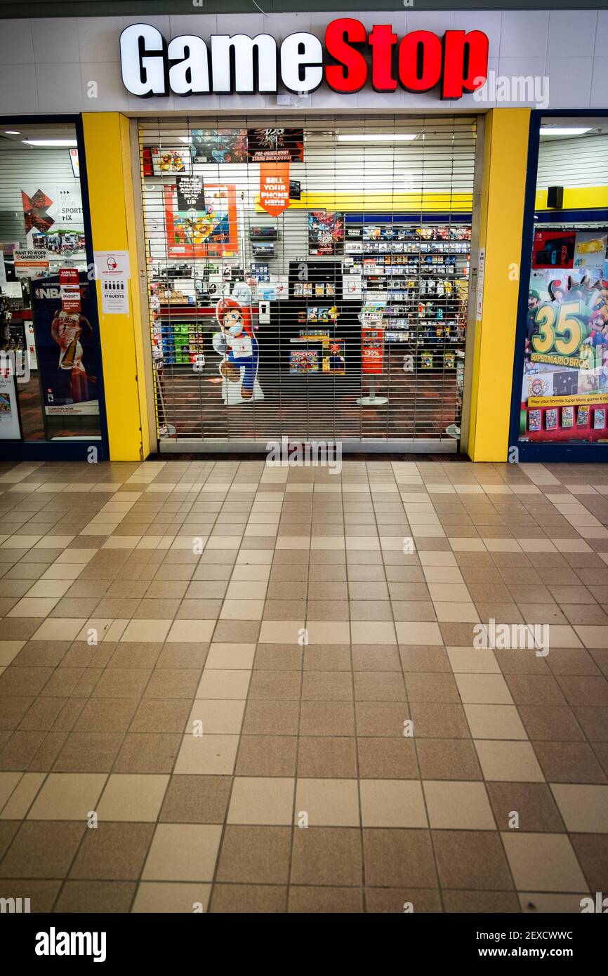 Ein geschlossener Game Stop Store in der Berlin Mall, Berlin, VT, USA. Stockfoto