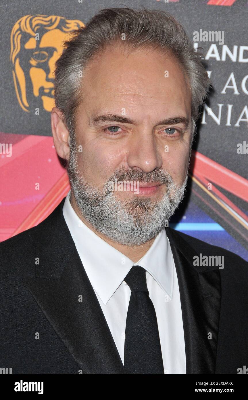 Sam Mendes kommt bei den Jaguar Land Rover British Academy Britannia Awards 2015 an, die am Freitag, den 30. Oktober 2015 im Beverly Hilton Hotel in Beverly Hills, CA, verliehen wurden. (Foto von Sthanlee B. Mirador) *** Bitte benutzen Sie das Credit-Feld *** Stockfoto