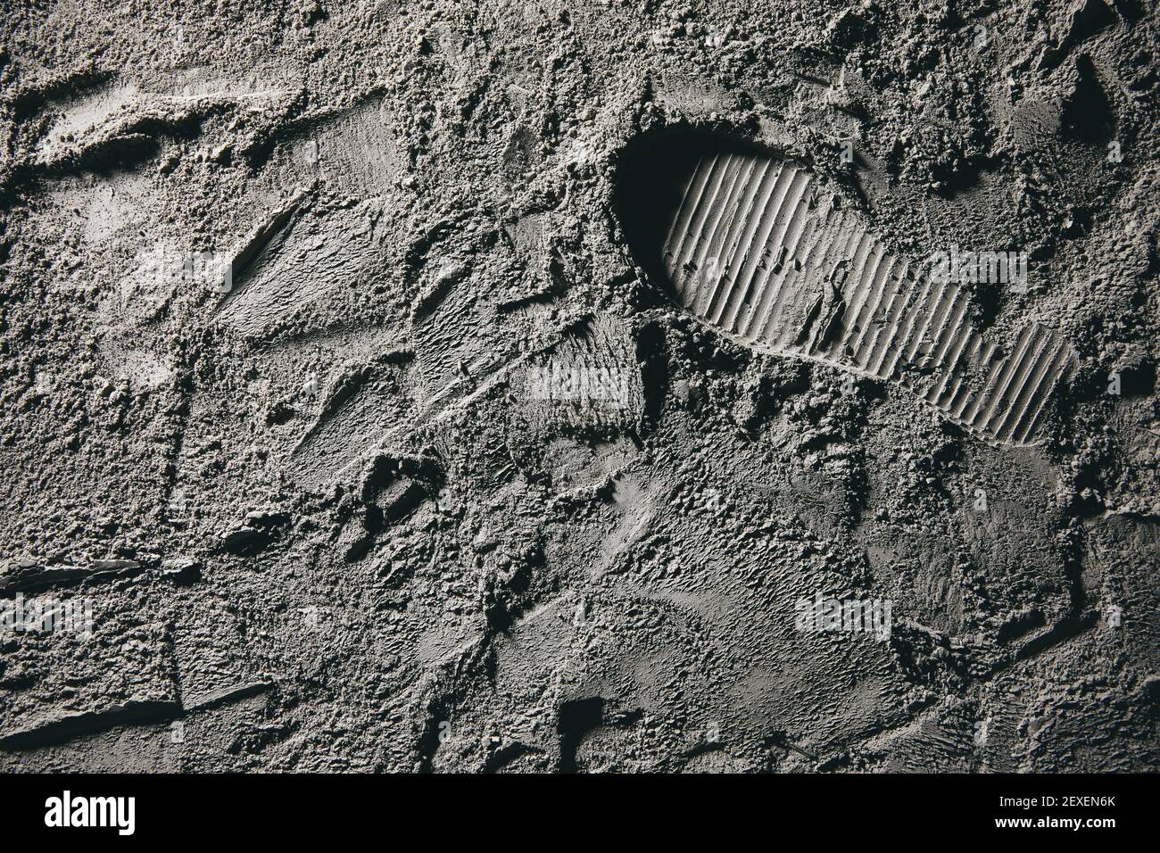 Ein Blick von oben auf einen Fußabdruck auf dem Mond Stockfoto