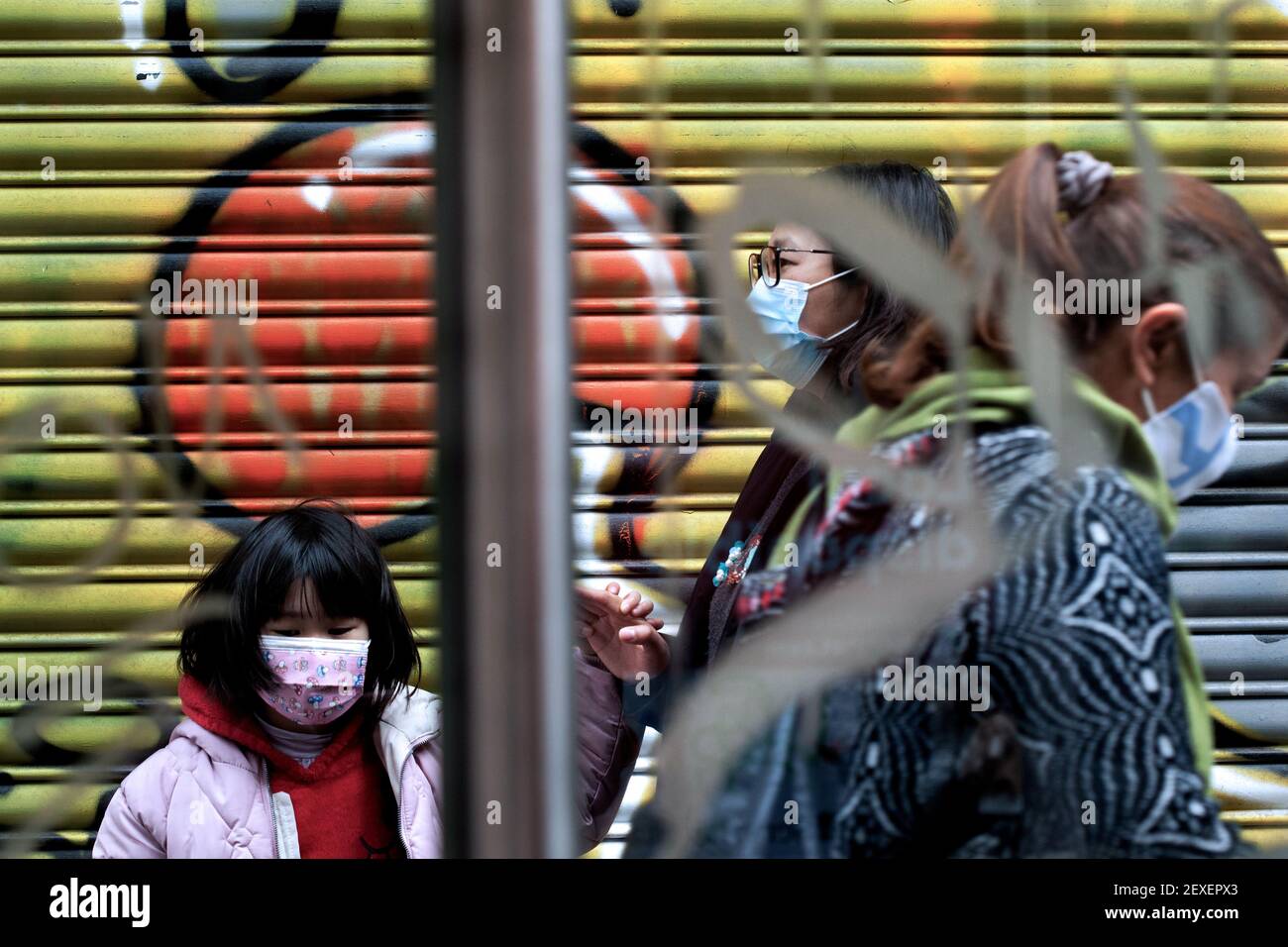 Chinesische Mutter und junge Tochter, Barcelona, Spanien. Stockfoto