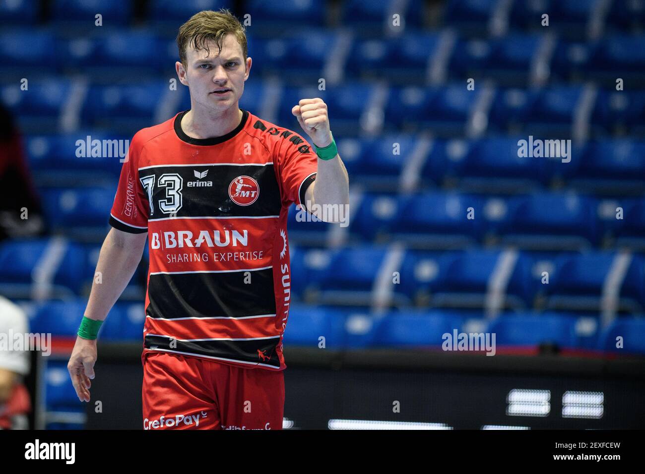 Kassel, Deutschland. März 2021, 04th. Handball: Bundesliga, MT Melsungen - HC Erlangen, Matchday 20 in der Rothenbach-Halle. Melsungs Timo Kastening klingt die Faust. Quelle: Swen Pförtner/dpa/Alamy Live News Stockfoto