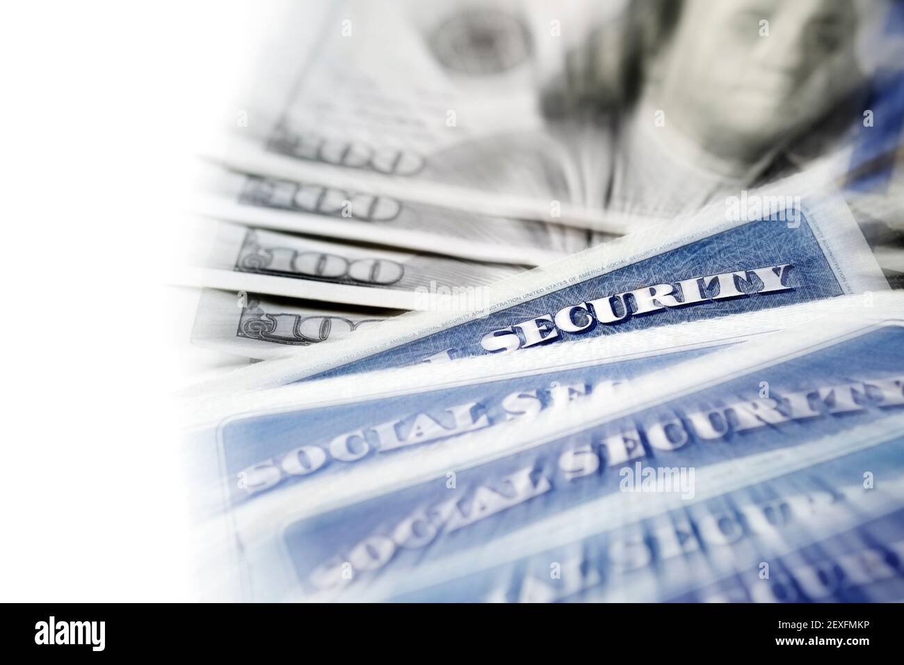Sozialversicherungskarten zur Identifizierung und Pensionierung USA Zoom Bewegung Weichzeichnen Stockfoto