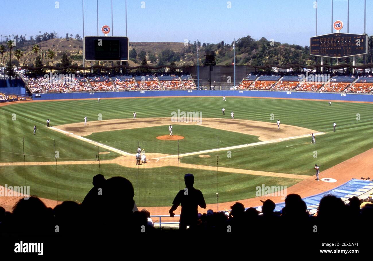 Baseballspiel im Dodger Stadium zwischen Dodgers und Braves, Los Angeles, CA, Juli 1990 Stockfoto