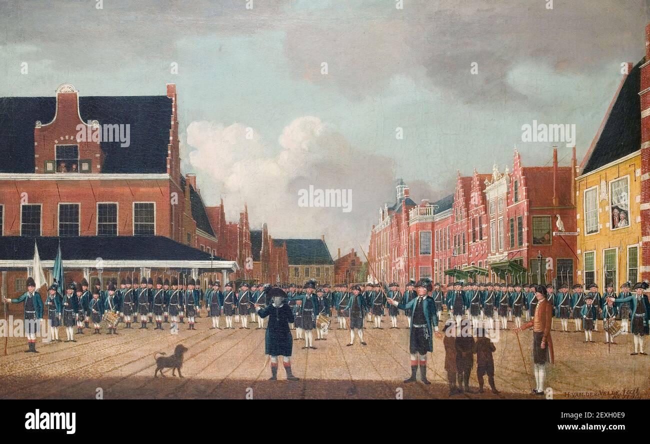 Die Bürgermiliz (exercitiegenootschap) von Sneek, hat sich 1786 auf dem Marktplatz versammelt Stockfoto
