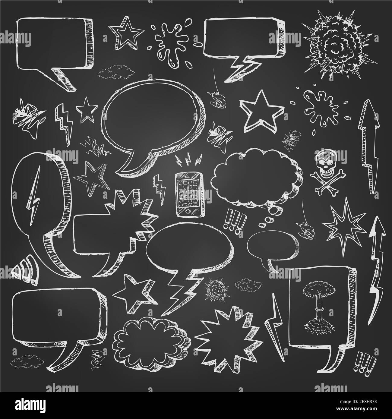 Sprechblasen kritzeln in schwarzer Tafel Stockfoto