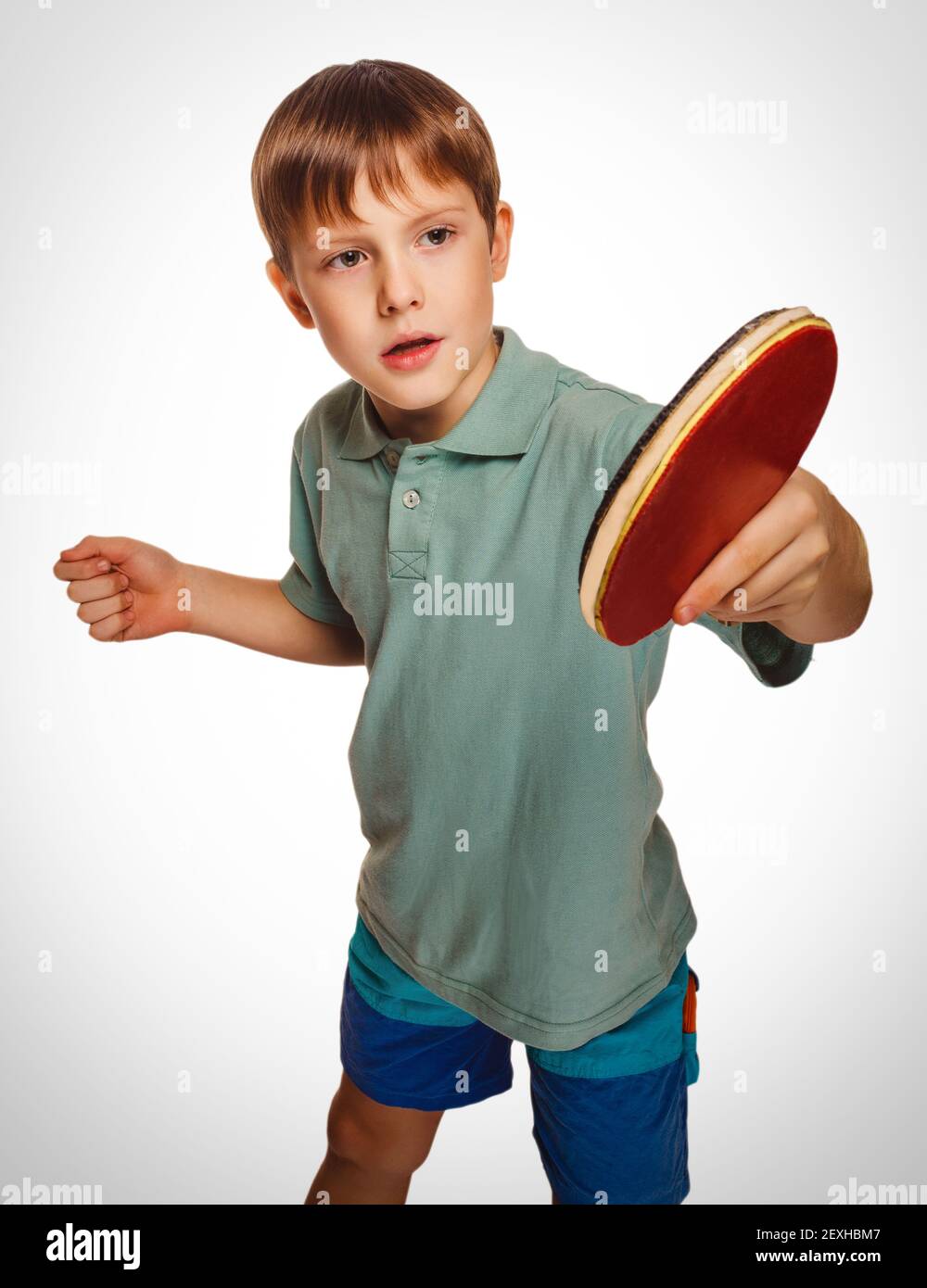 Blonde Ping Pong Mann junge spielen Tischtennis Rückhand nimmt Oberteile  Stockfotografie - Alamy