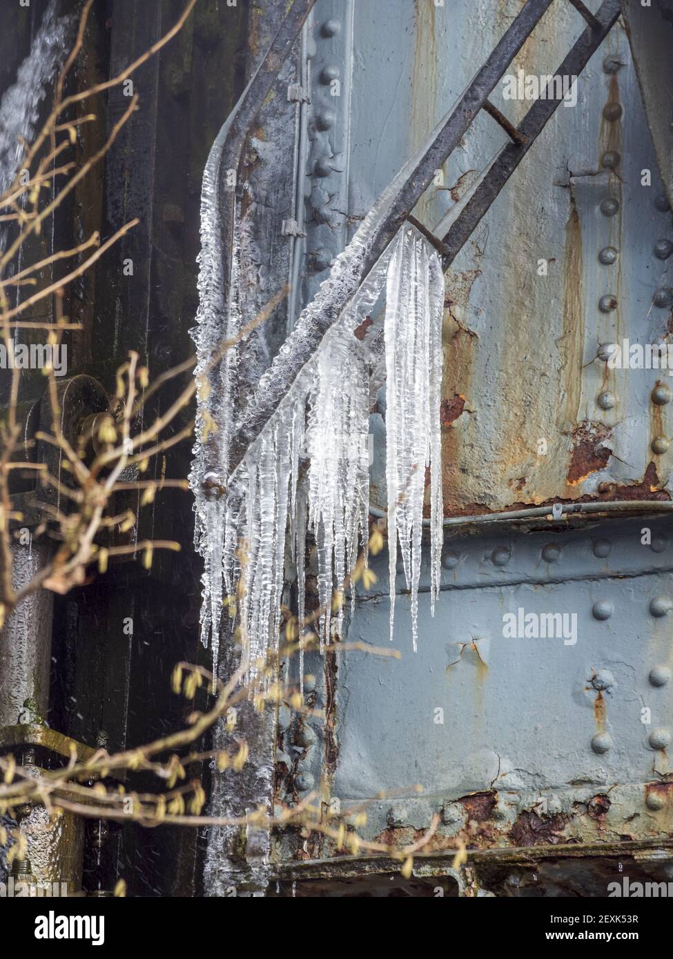 MANCHESTER, VEREINIGTES KÖNIGREICH - Feb 13, 2021: Barton Swing Road und Kanalbrücke über den Mnachester Schiffskanal Stockfoto