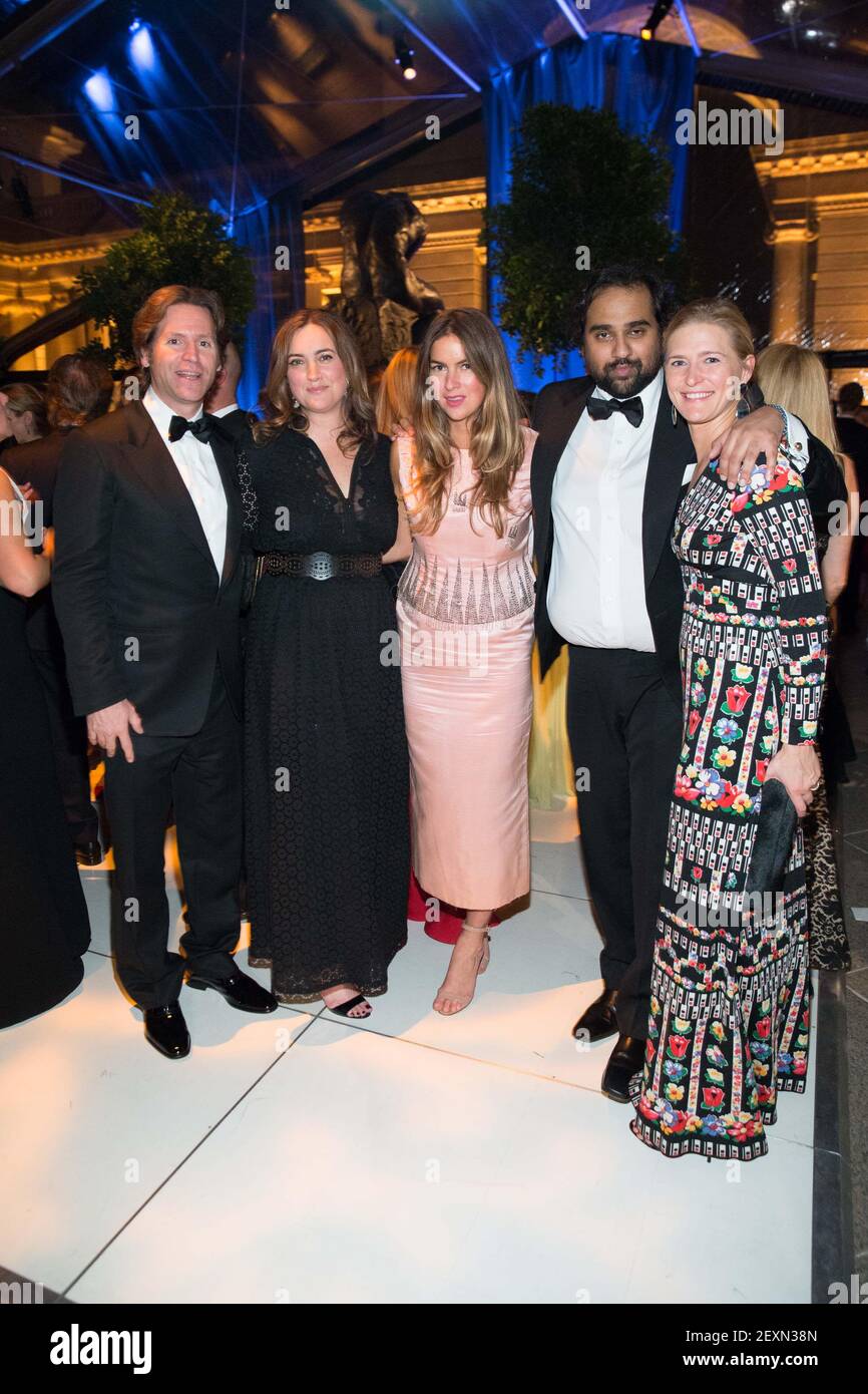 Trevor Traina, Alexis Traina, Claiborne Swanson Frank, Hosain Rahmen,  Alicia Engstrom im FINE ART MUSEUM findet am 8. März 2014 in San Francisco,  CA, die jährliche HALBWINTERGALA von SALVATORE FERRAGAMO statt. (Foto