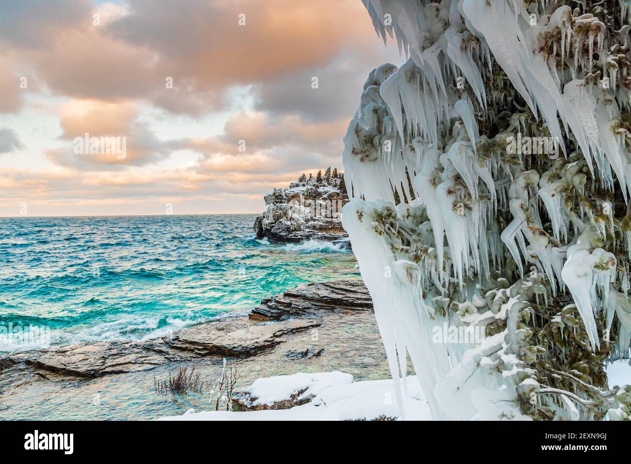 Indian Head Cove & The Grotto Bruce Peninsula National Park Tobermory Ontario Kanada im Winter Stockfoto