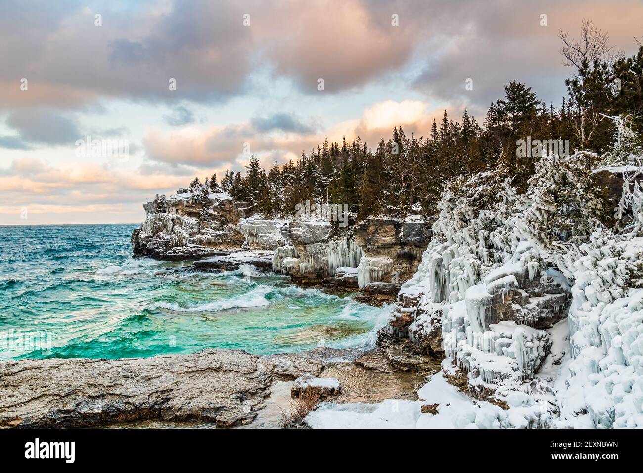 Indian Head Cove & The Grotto Bruce Peninsula National Park Tobermory Ontario Kanada im Winter Stockfoto