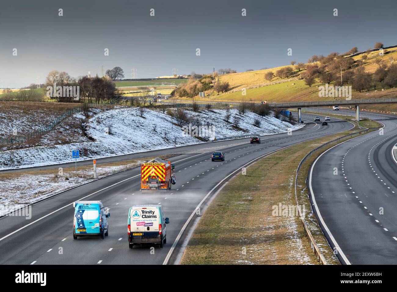 Salzstreuung auf M6 in Shap, Cumbria, UK. Stockfoto