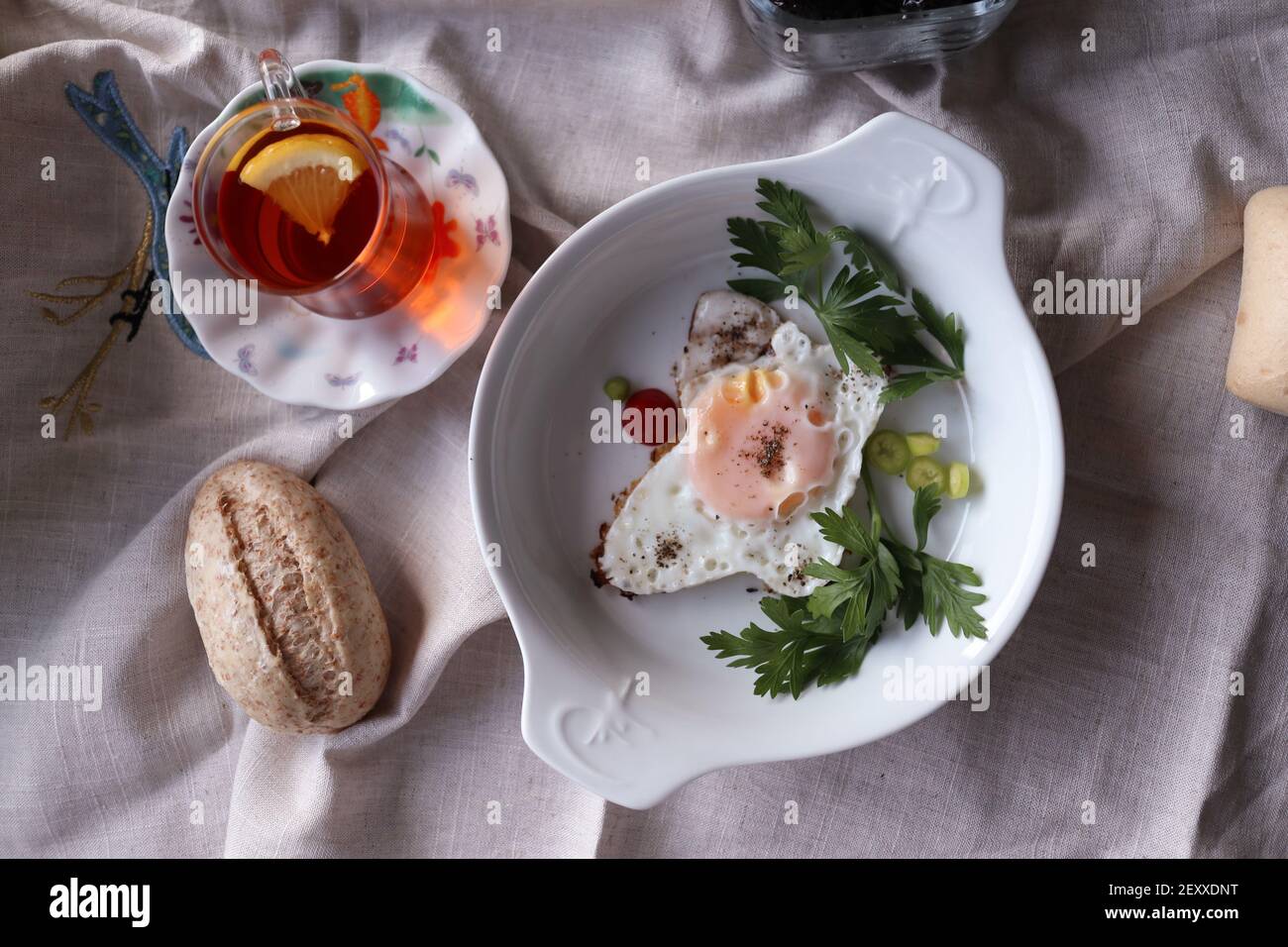 Machen Sie das Frühstück mit verschiedenen Ei Präsentationen Stockfoto