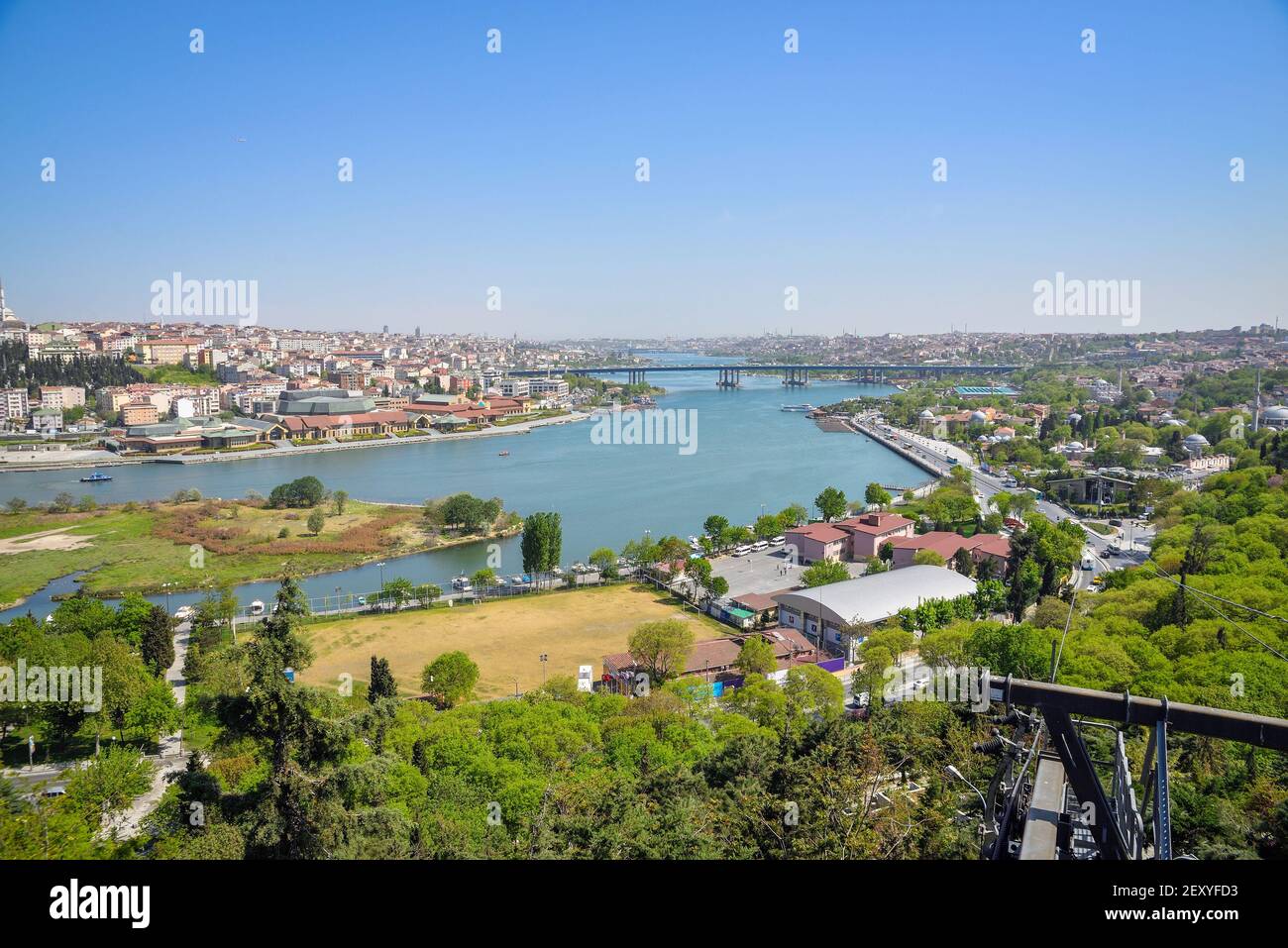 Blick auf die Golden Horn Bay aus einer Höhe Istanbul Stockfoto