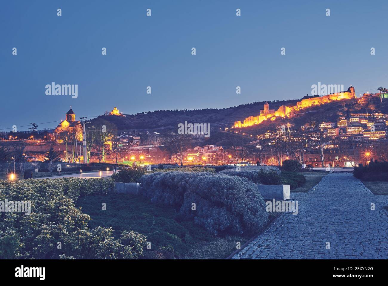 Touristenviertel von Tiflis bei Nacht Stockfoto